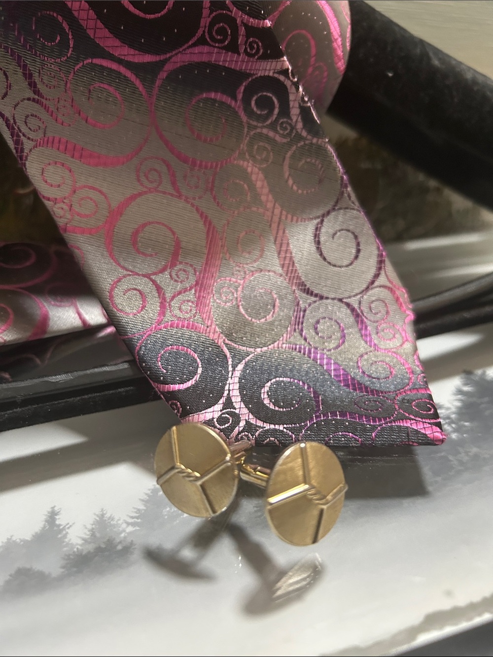 Gold Tone Round Men's Cufflinks - Classic Geometric Detail